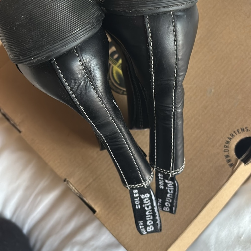 Dr. Martens Rometty Contrastitch - Picture 6 of 7